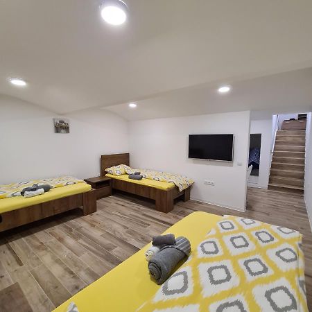 Apartment Dinlux Máribor Exterior foto