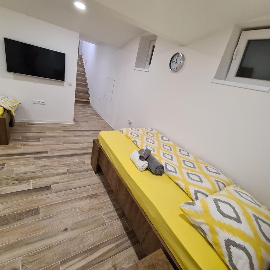 Apartment Dinlux Máribor Exterior foto