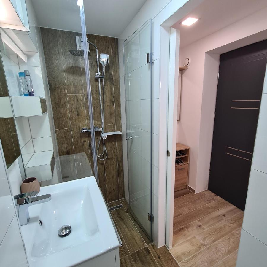 Apartment Dinlux Máribor Exterior foto